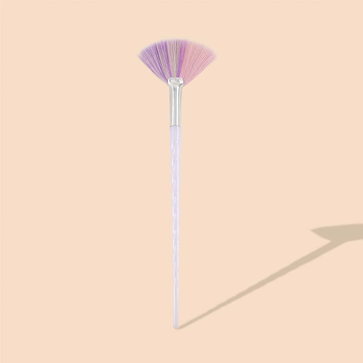 

1pc Fan Shaped Highlight Brush, Multicolor