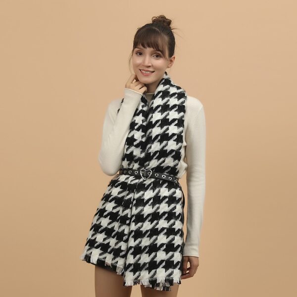

Houndstooth Pattern Raw Hem Scarf, Black