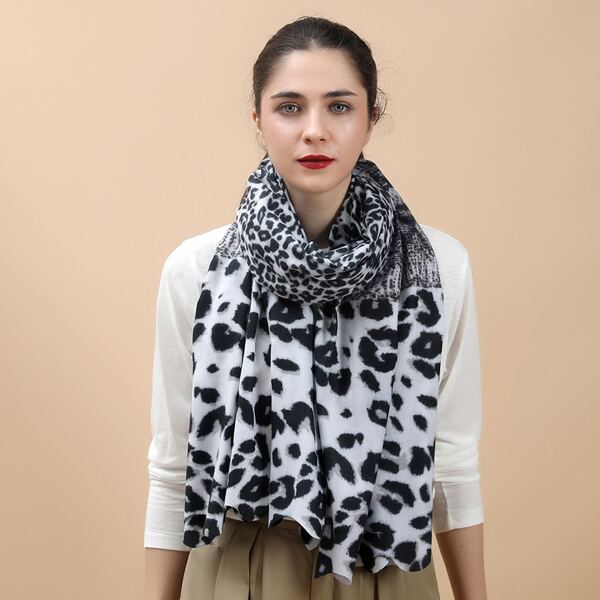 

Leopard Pattern Scarf, Grey