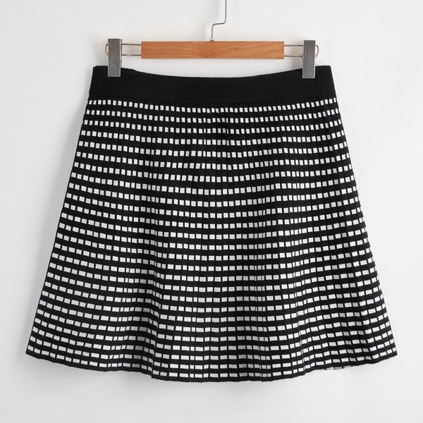 

Plus Geo Pattern Knit Skirt, Black and white