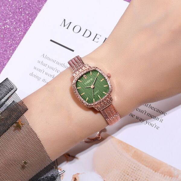 

Rhinestone Decor Pointer Quartz Watch