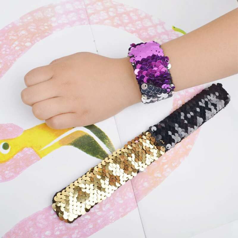 

1pc Random Sequin Slap Bracelet, Multicolor