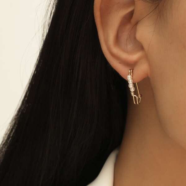 

Faux Pearl Decor Safety Pin Stud Earrings, White