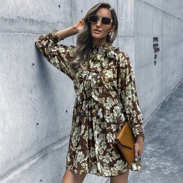 

Allover Floral Print Split Back Dress, Multicolor