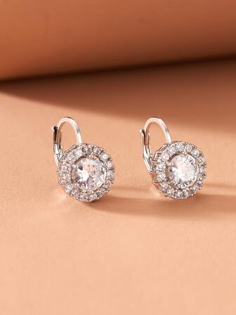 اقراط مزخرف بحجر الراين