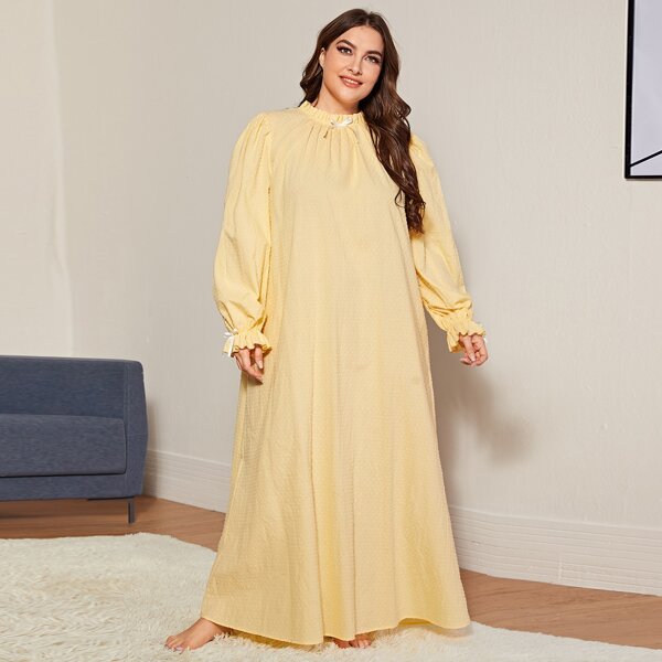 

Plus Bow Detail Swiss Dot Nightdress, Pastel yellow