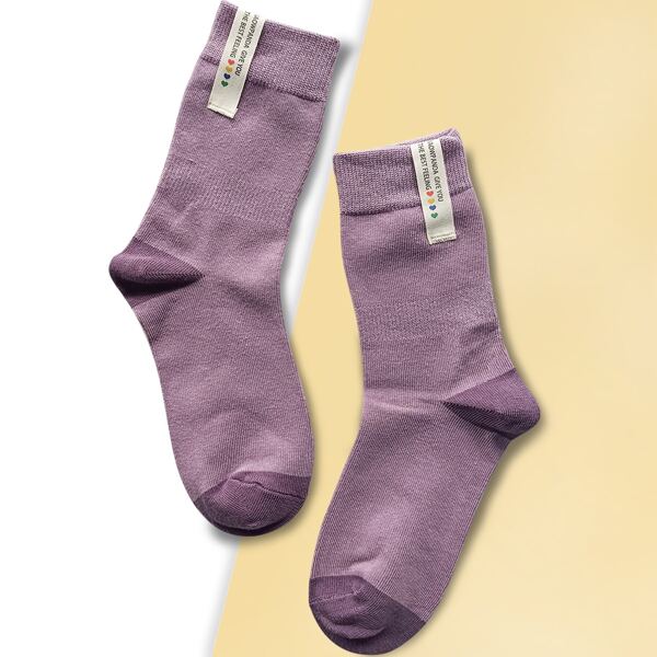 

Letter Graphic Label Decor Socks, Purple
