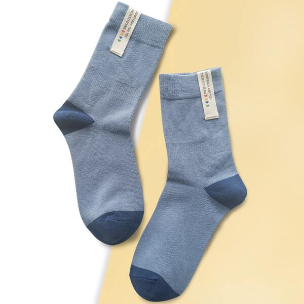 

Letter Graphic Label Decor Socks, Blue