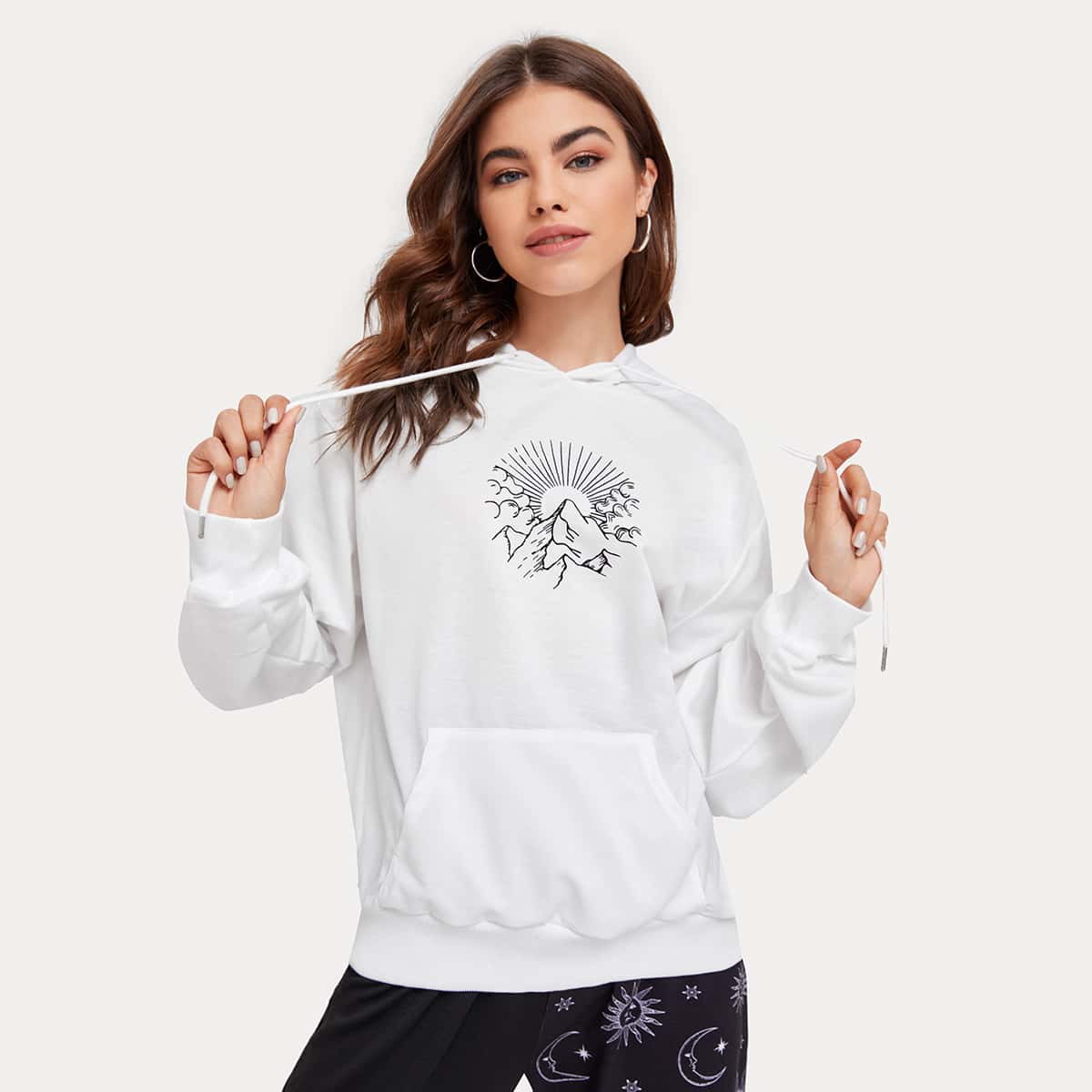 

Kangaroo Pocket Graphic Print Drawstring Hoodie, White