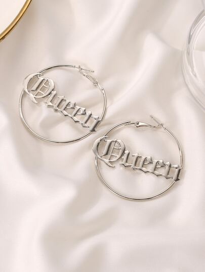 Pendientes de aro con diseño de letra