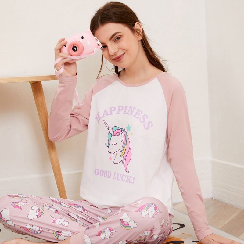 

Unicorn & Letter Graphic Tee and Pants PJ Set, Multicolor