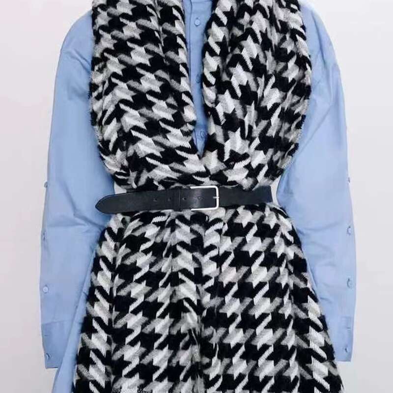 

Houndstooth Blanket Scarf, Multicolor