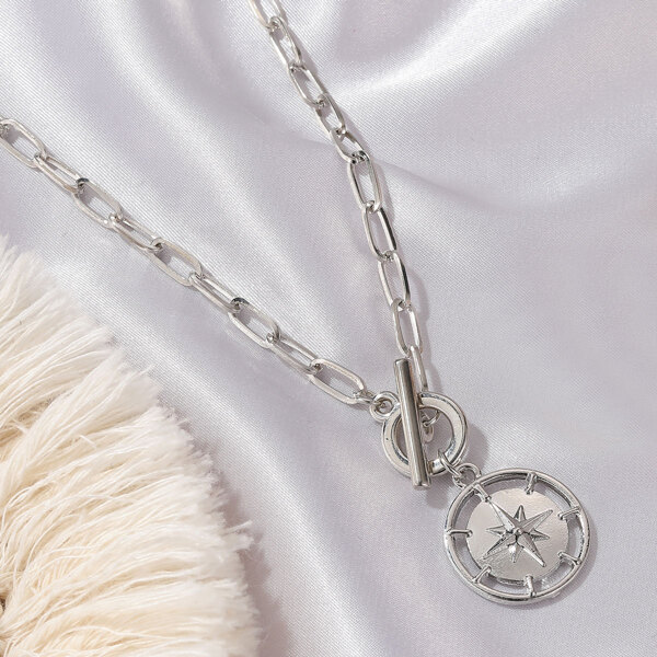 

Minimalist Pendant Necklace, Silver