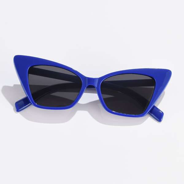 

Minimalist Cat Eye Sunglasses