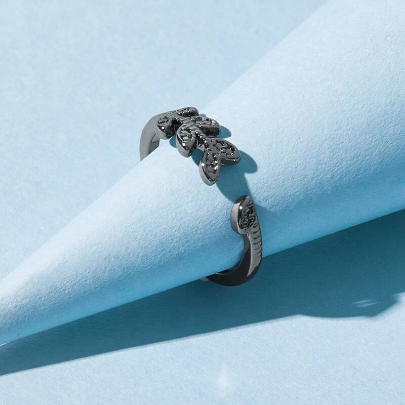 

Leaf Cuff Ring, Gun black