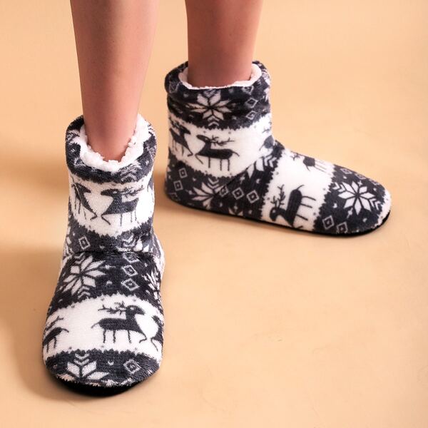 

Snowflake & Elk Graphic Fluffy Slippers, Black and white