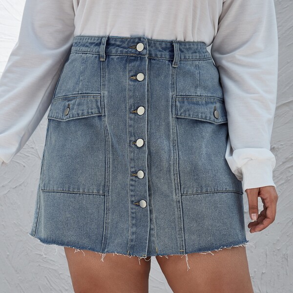 

Plus Flap Pocket Front Raw Hem Button Up Denim Skirt, Light wash
