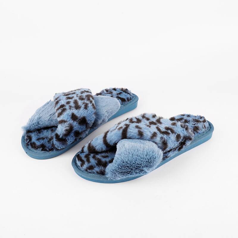 

Leopard Criss Cross Fluffy Slippers, Blue