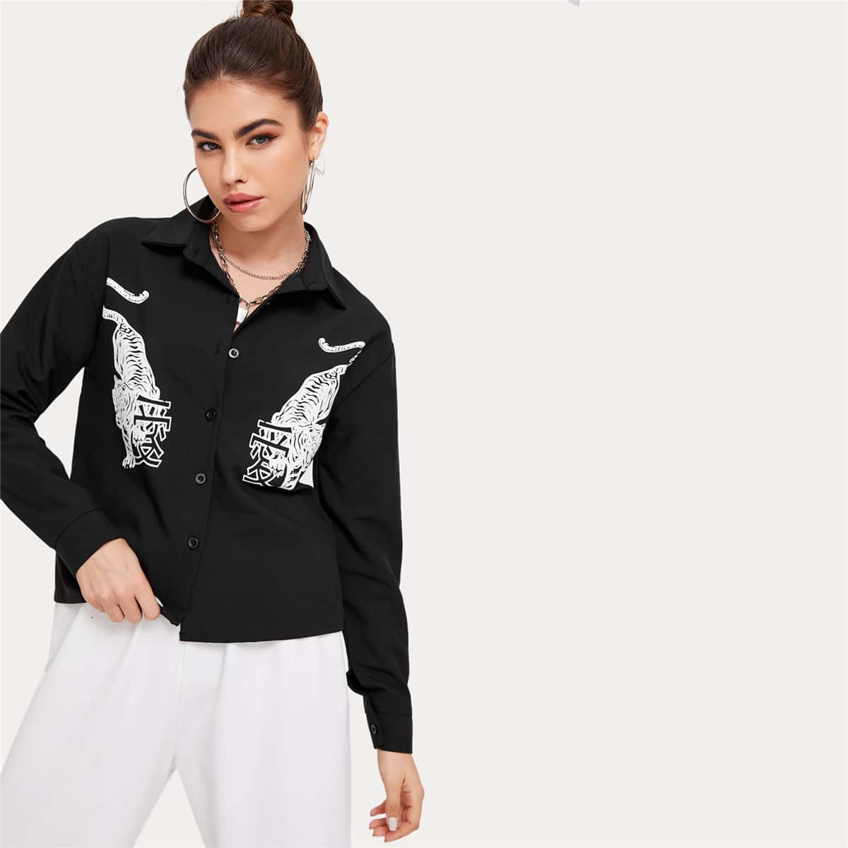 

Chinese Letter Tiger Graphic Button Front Blouse, Black