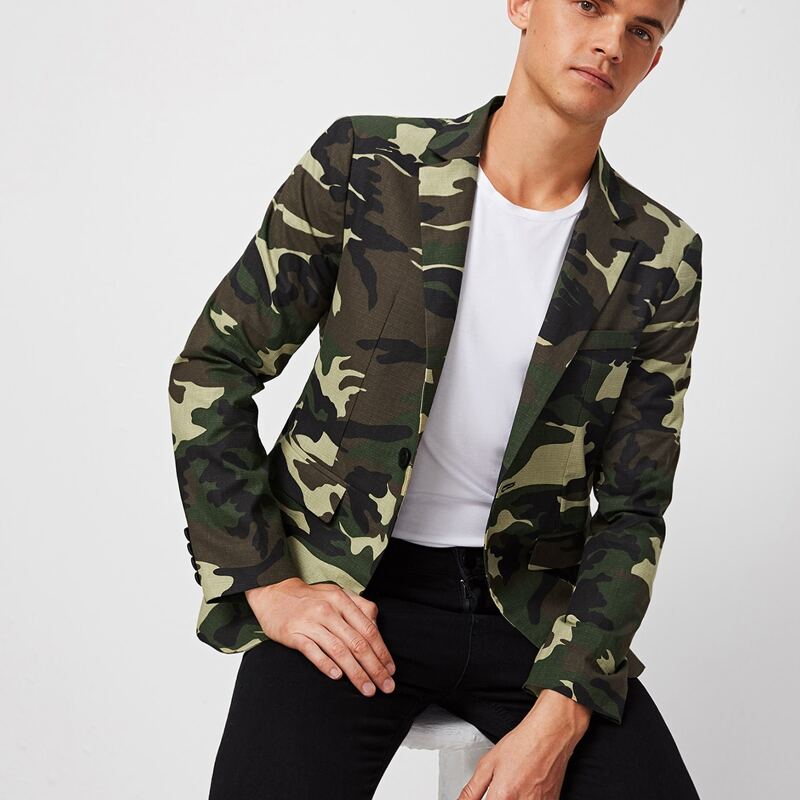 

Guys Lapel Collar Flap Detail Camo Blazer, Multicolor