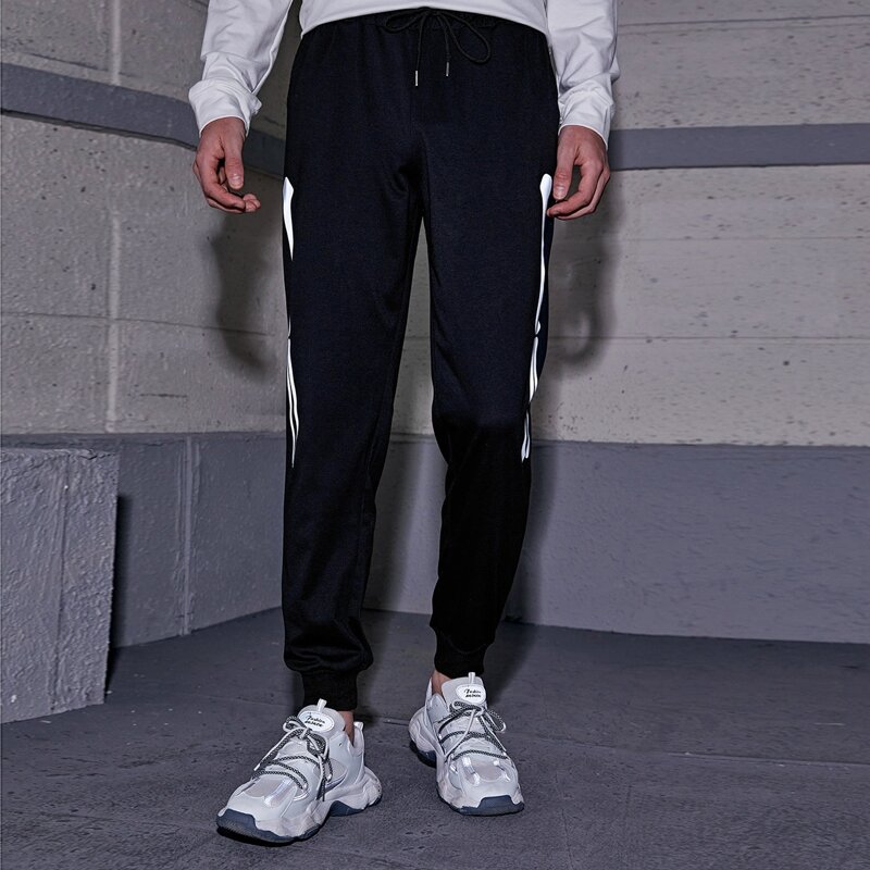 

Guys Skeleton Graphic Drawstring Joggers, Black