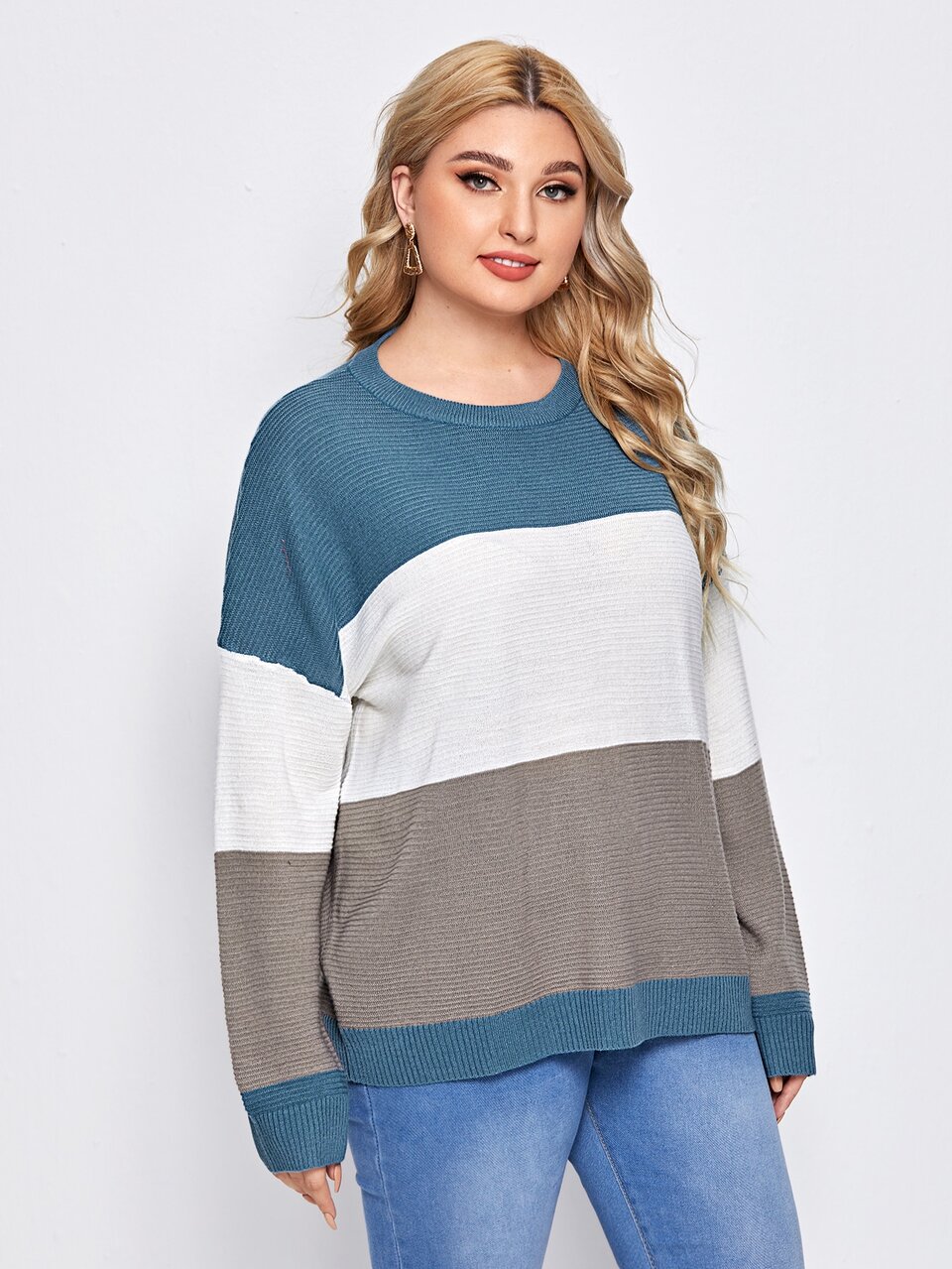 Plus Buttoned Shoulder Colorblock Sweater