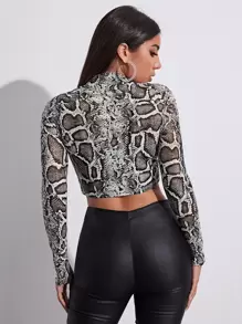 SHEIN Privé Top corto de malla con estampado de piel de serpiente de cuello alto - Multicolor - Ver 2
