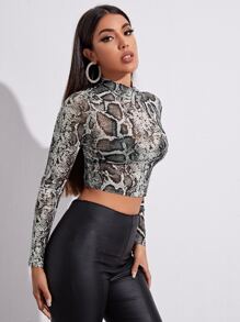 SHEIN Privé Top corto de malla con estampado de piel de serpiente de cuello alto - Multicolor - Ver 4
