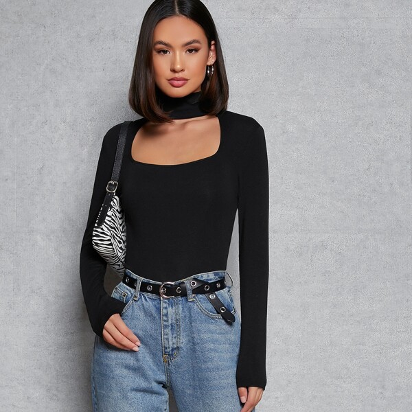 

Keyhole Neckline Form Fitting Tee, Black