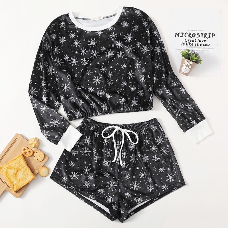 

Snowflake Print Elastic Hem Velvet PJ Set, Black