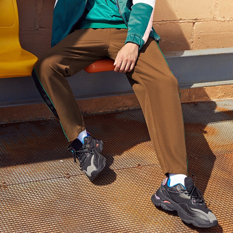 

Guys Contrast Panel Slant Pocket Pants, Brown