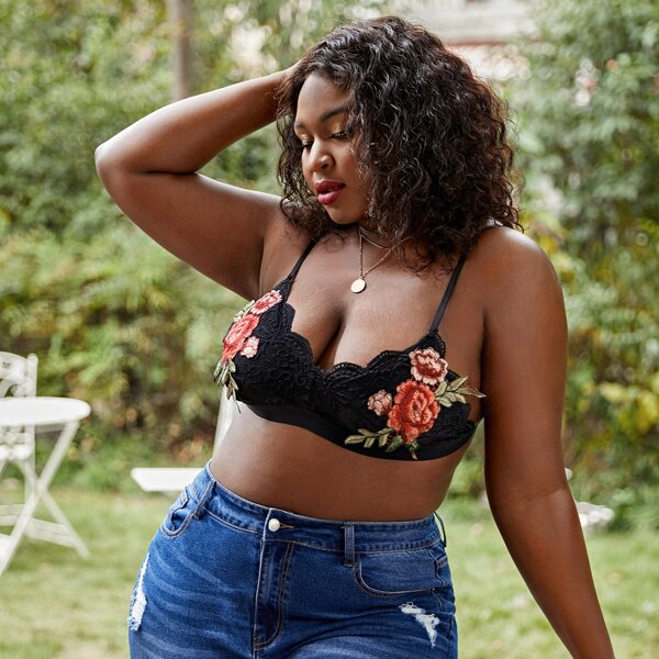 

Plus Floral Lace Appliques Bralette, Black