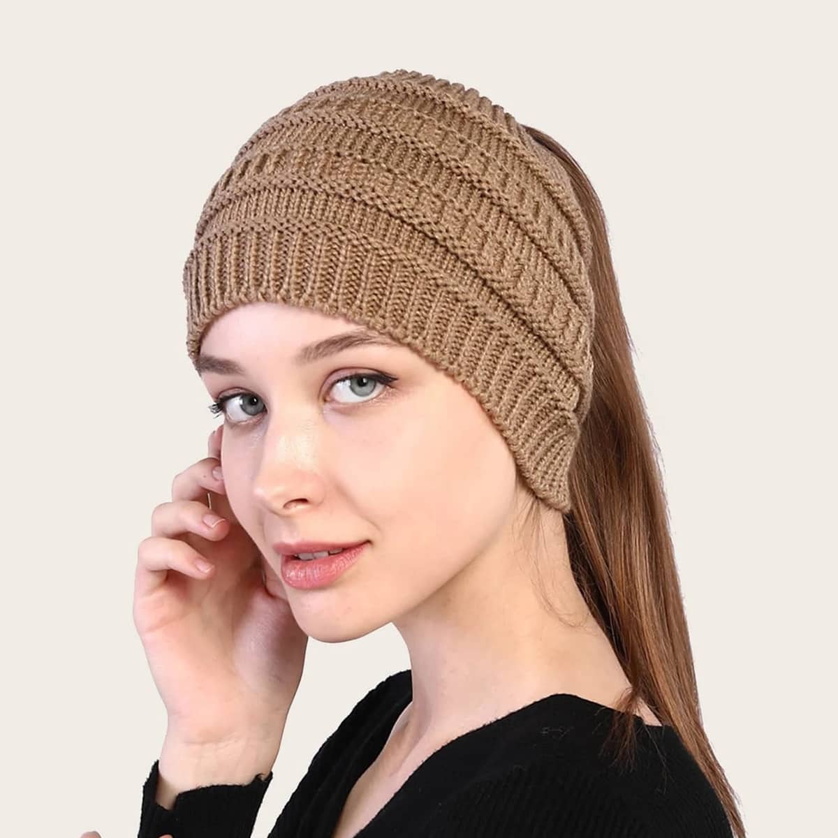 

1pc Solid Ponytail Beanie, Brown