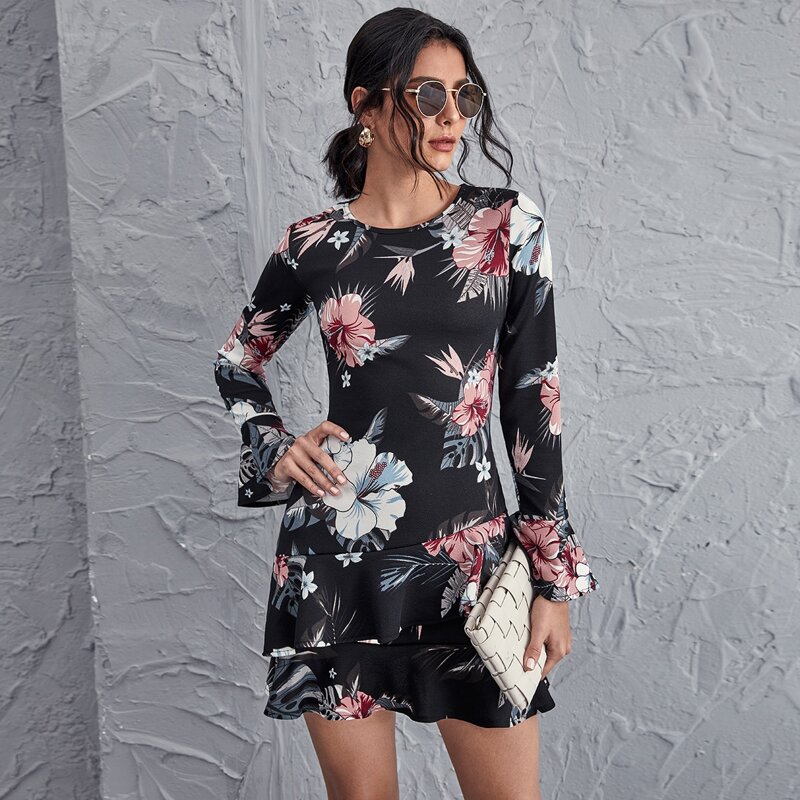 

Bell Sleeve Ruffle Hem Floral Dress, Black