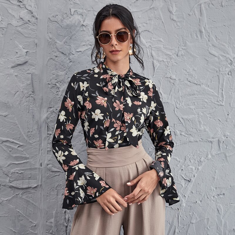

Tie Neck Flounce Sleeve Floral Top, Multicolor