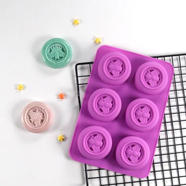 

1pc Bee Design Baking Mold, Purple