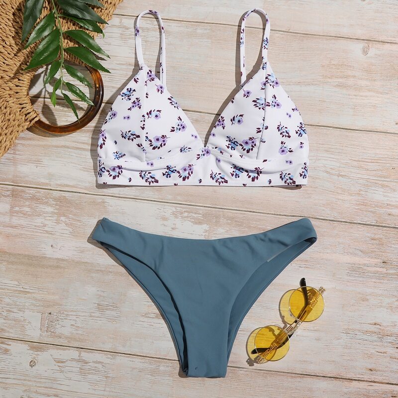 

Ditsy Floral Triangle Bikini Swimsuit, Multicolor