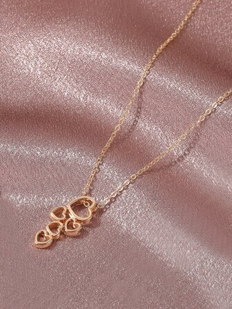 قلادة بتعليقة قلب