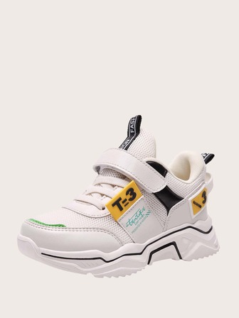 حذاء رياضي مكتنز بشريط فليكرو وبجرافيك عبارة للاولاد