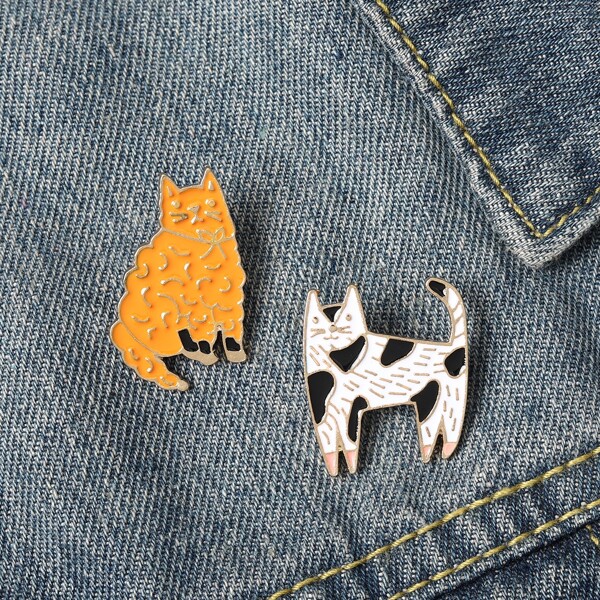 

2pcs Animal Design Brooch, Multicolor