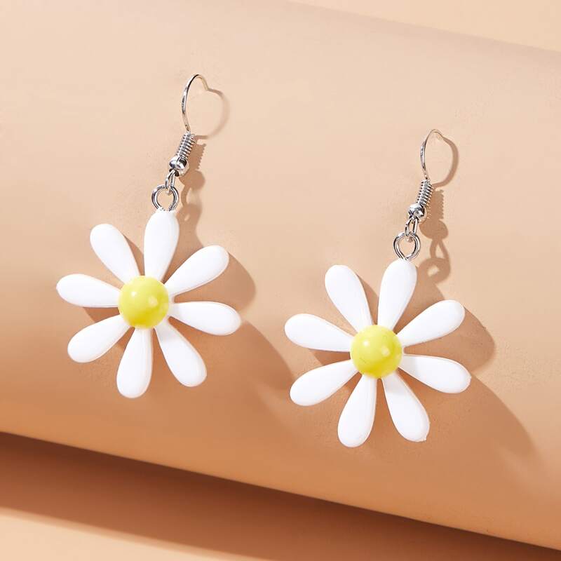 

Daisy Drop Earrings, White