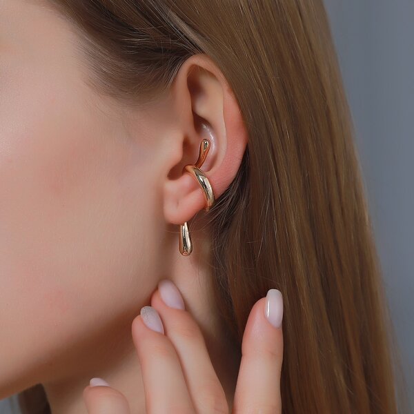 

1pc Structured Ear Cuff, Gold