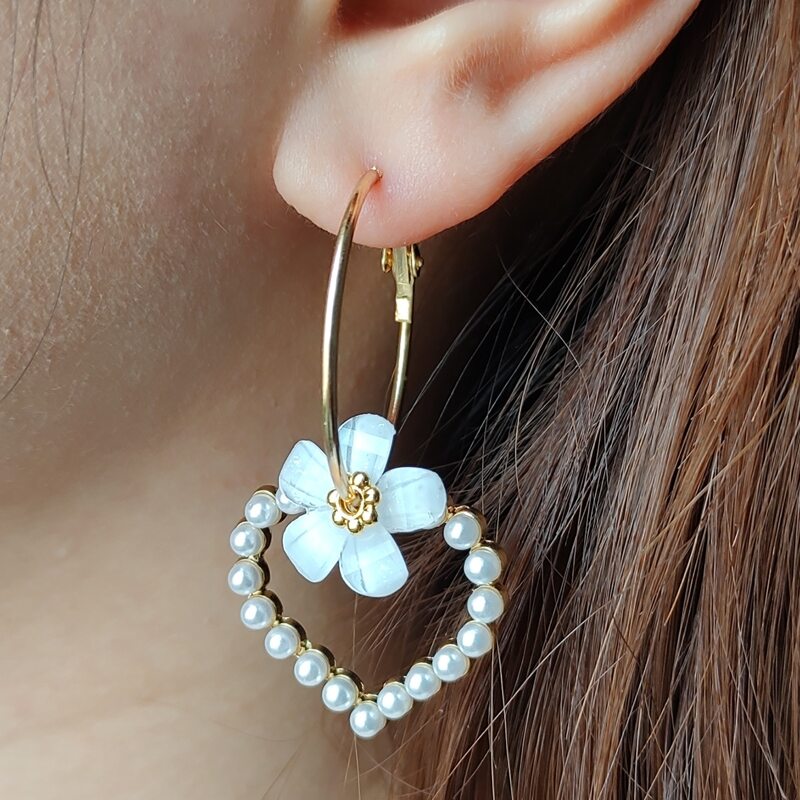 

Faux Pearl & Flower Design Hoop Earrings, White