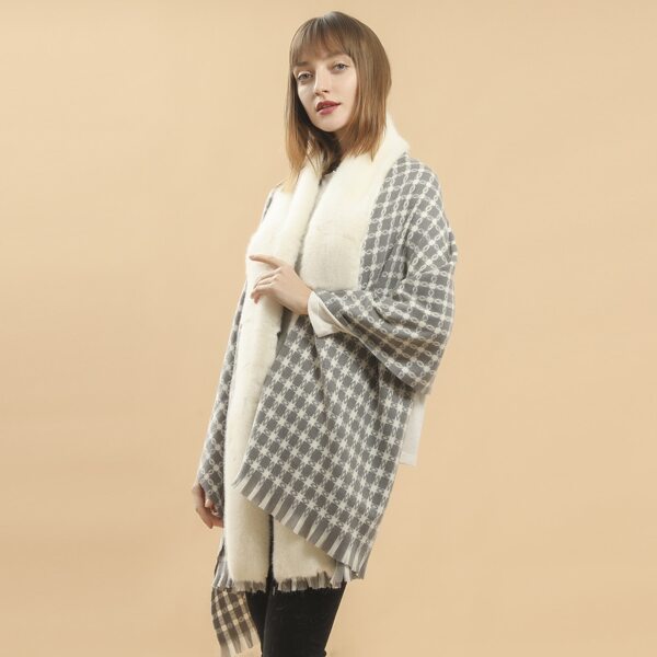 

Raw Hem Plaid Scarf, Multicolor