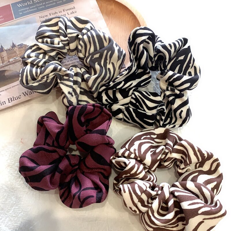

2pcs Random Zebra Striped Scrunchie, Multicolor