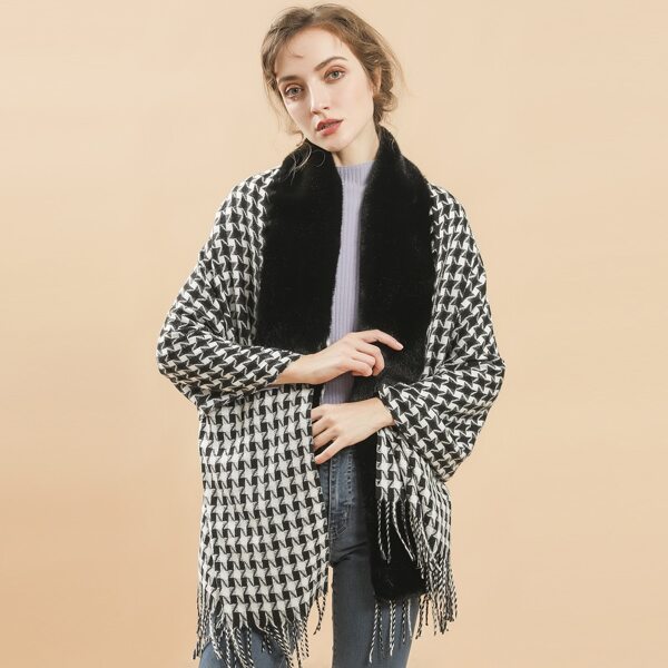 

Fringe Hem Geo Pattern Scarf, Black and white