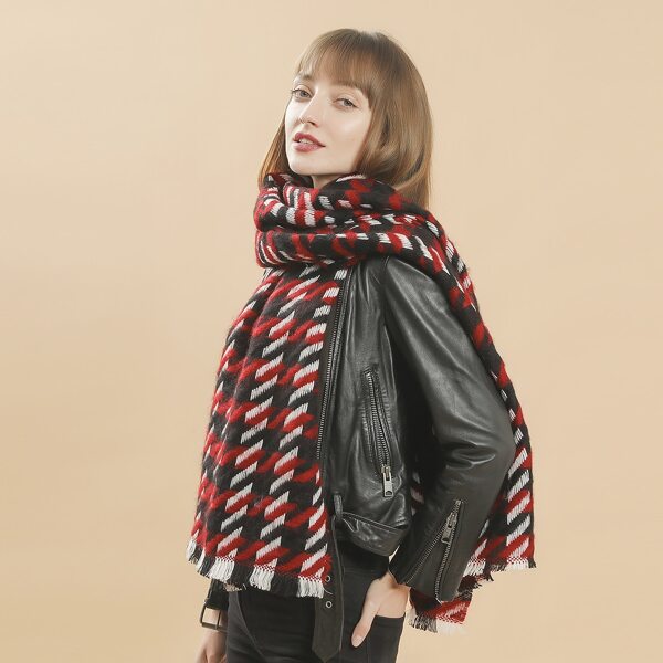 

Houndstooth Print Scarf, Multicolor