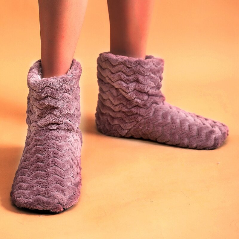 

Chevron Wide Fit Fluffy Slippers, Dusty pink