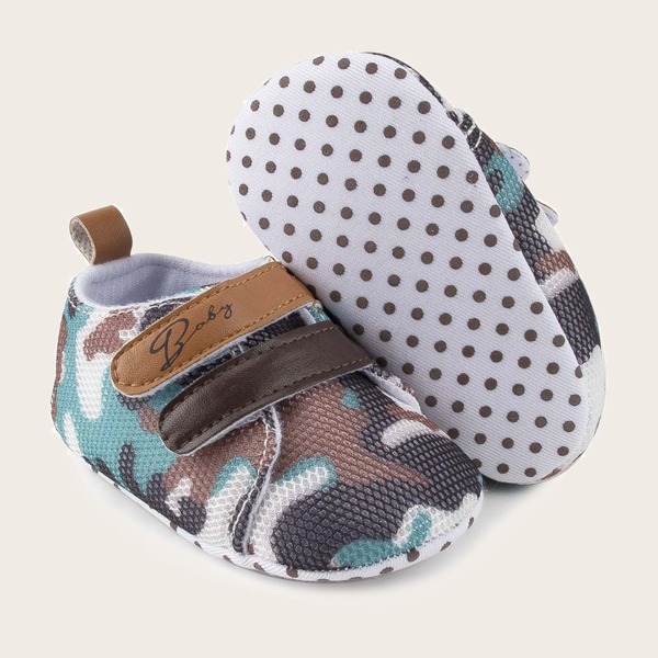 

Baby Girl Velcro Strap Camo Print Sneakers, Green