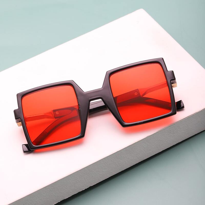 

Square Frame Sunglasses